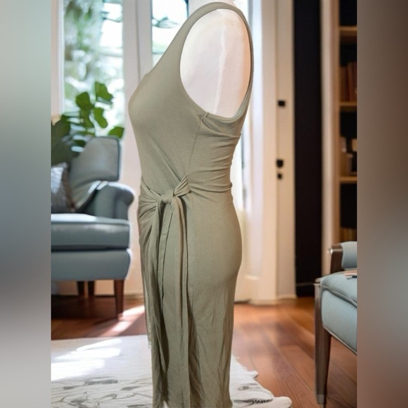 NWOT SHEIN faux wrap around dress - Picture 4 of 10